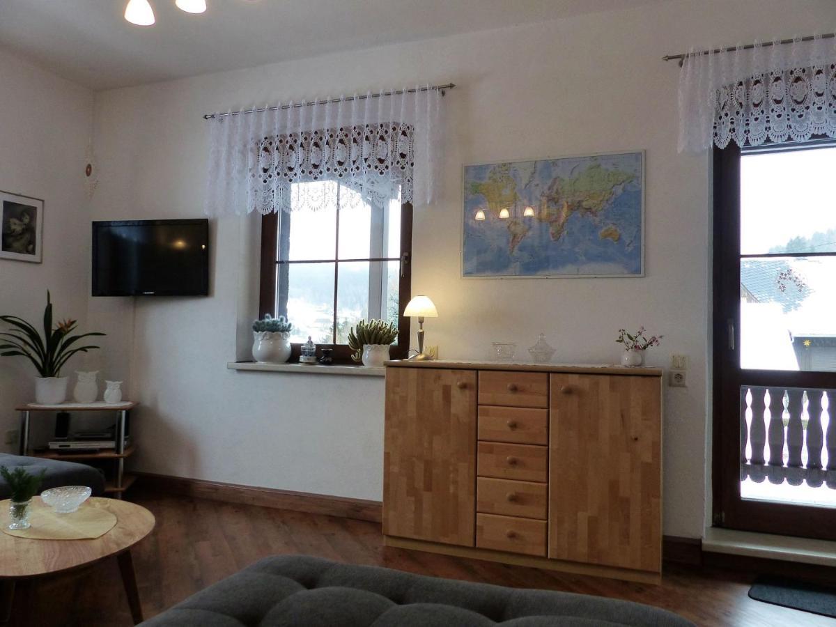 Cozy Apartment In Ore Mountains With Balcony Брайтенбрун Стая снимка