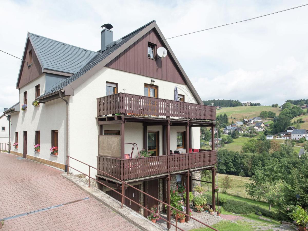 Cozy Apartment In Ore Mountains With Balcony Брайтенбрун Стая снимка