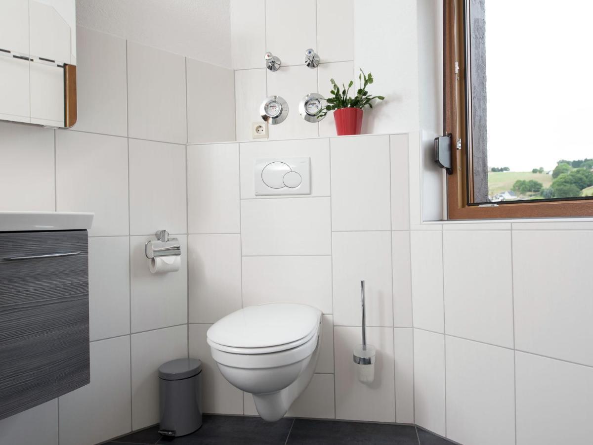 Cozy Apartment In Ore Mountains With Balcony Брайтенбрун Стая снимка