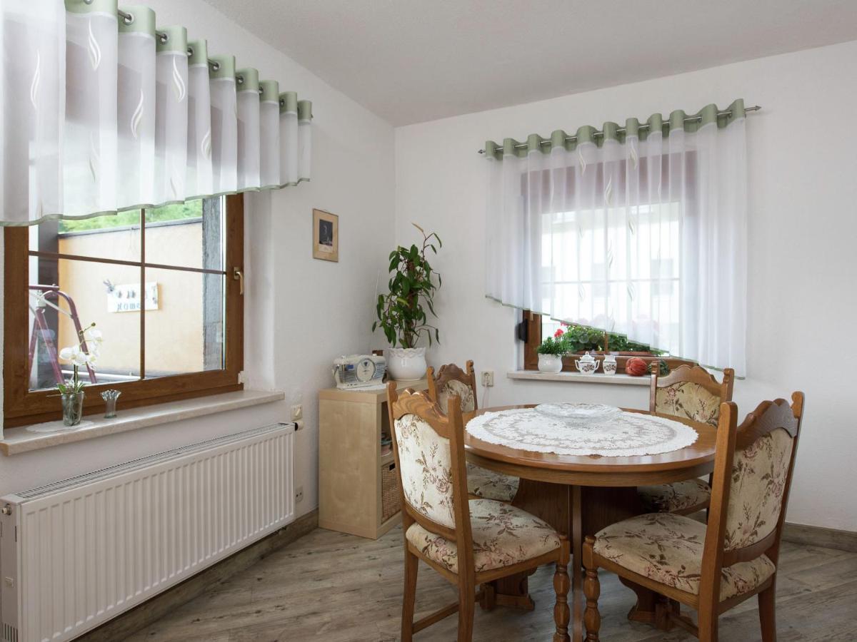 Cozy Apartment In Ore Mountains With Balcony Брайтенбрун Екстериор снимка