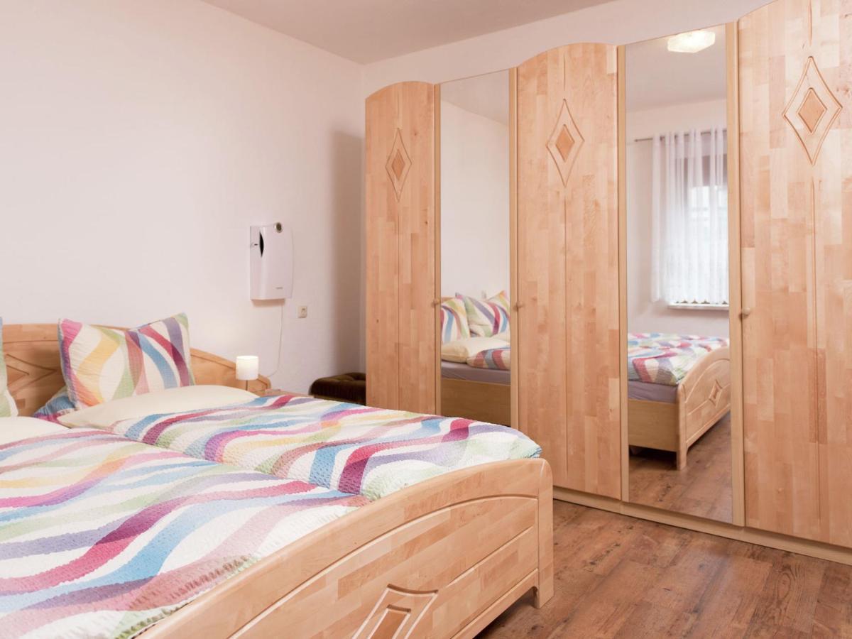 Cozy Apartment In Ore Mountains With Balcony Брайтенбрун Екстериор снимка