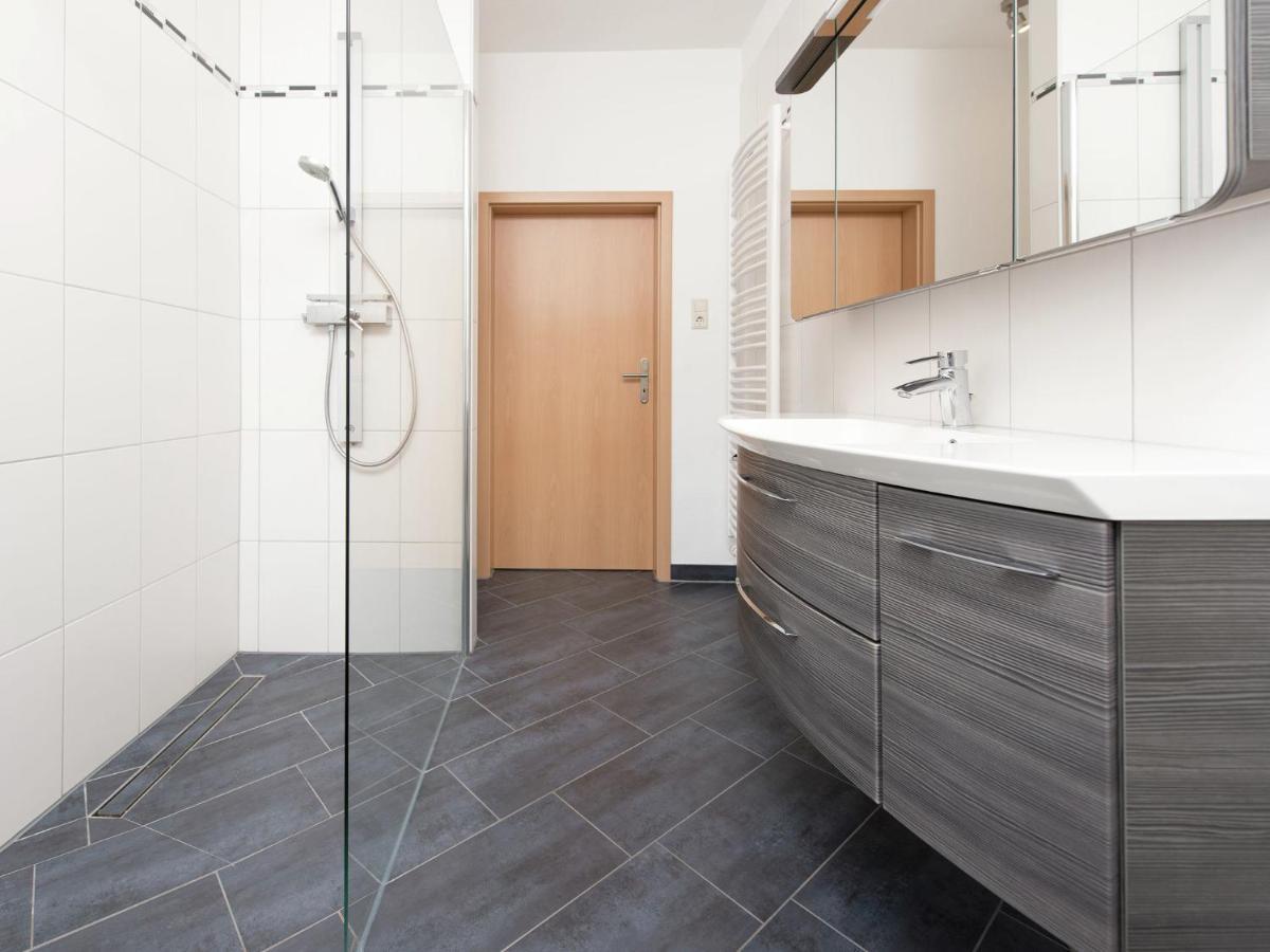 Cozy Apartment In Ore Mountains With Balcony Брайтенбрун Екстериор снимка