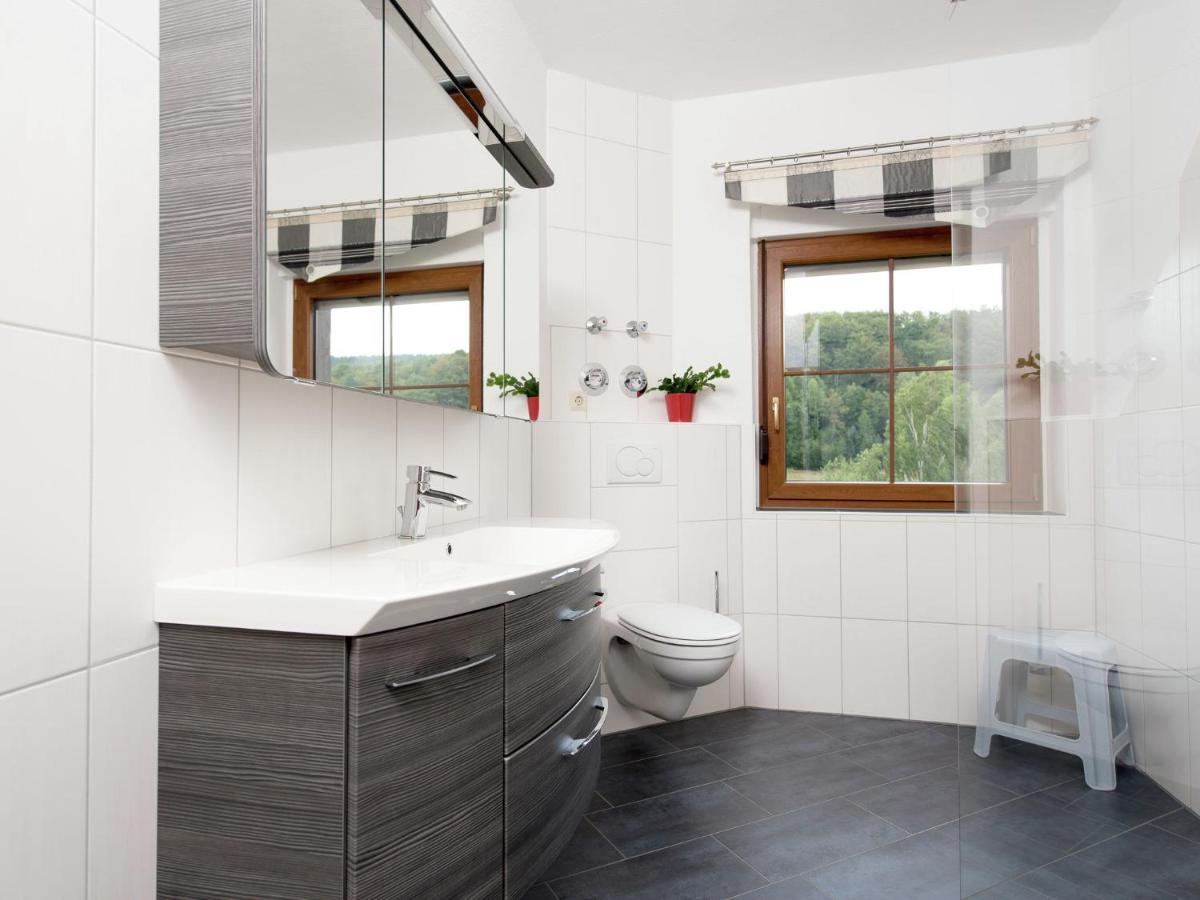 Cozy Apartment In Ore Mountains With Balcony Брайтенбрун Екстериор снимка