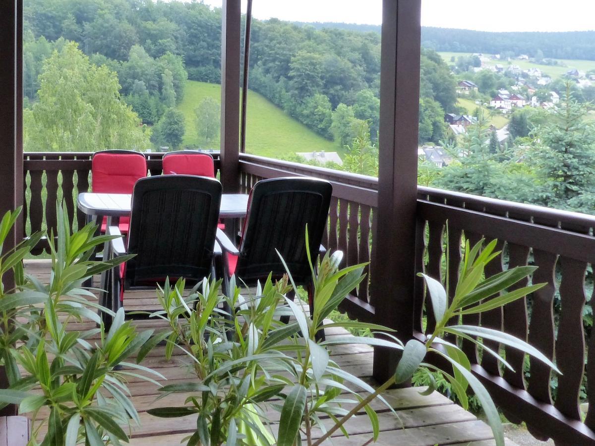 Cozy Apartment In Ore Mountains With Balcony Брайтенбрун Екстериор снимка